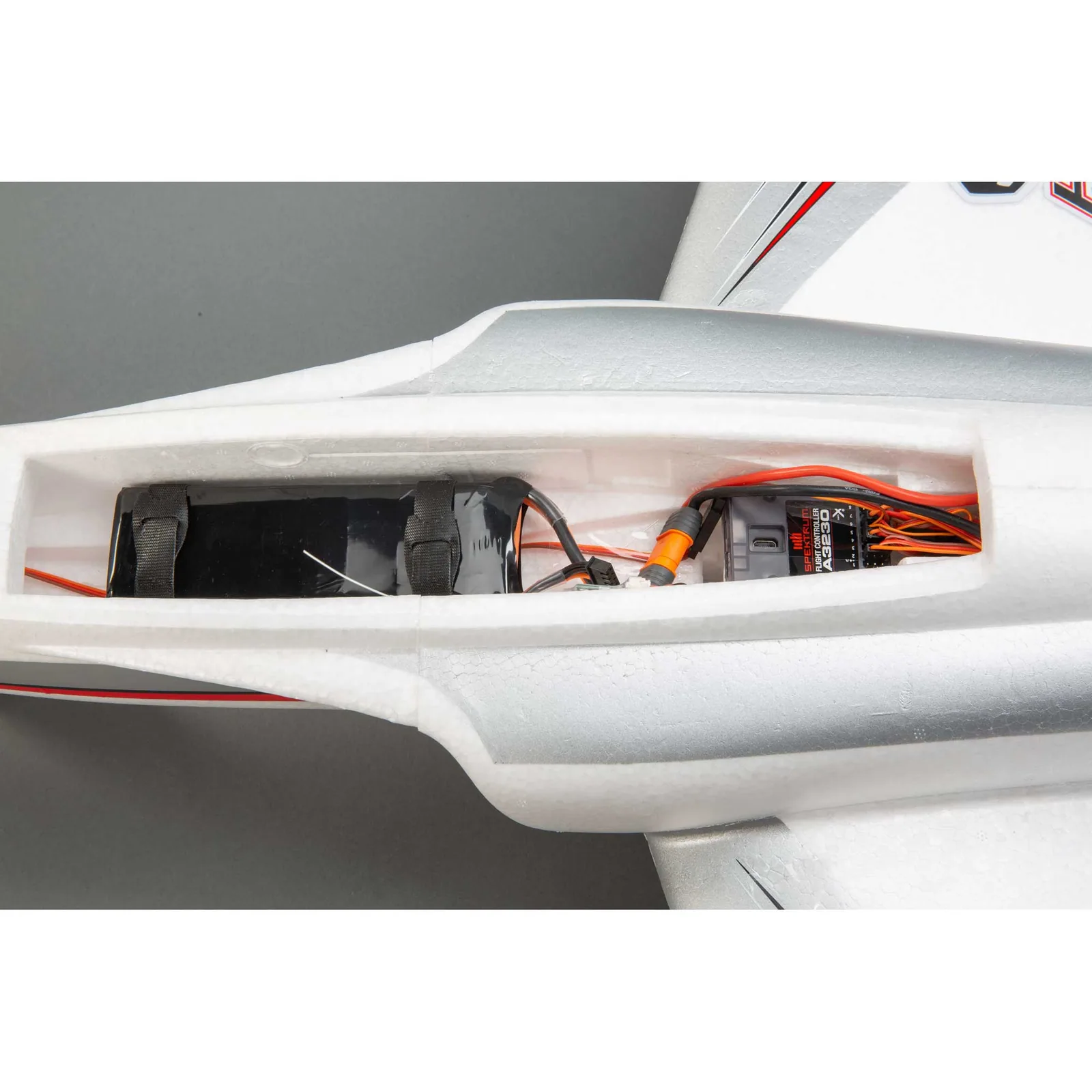 סוללה וחיבור — Habu STS 70mm EDF Jet RTF Basic Smart Trainer with SAFE