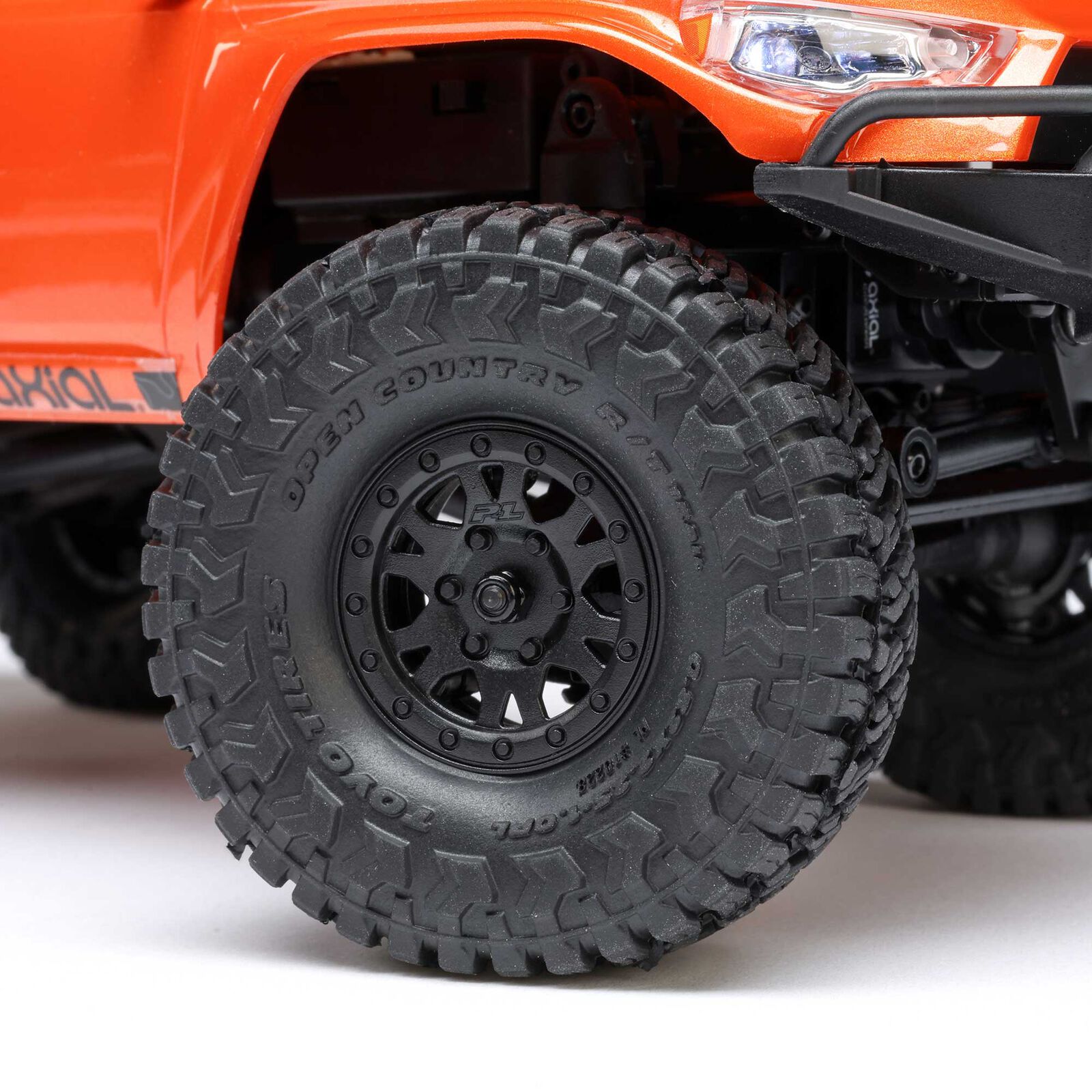גלגלים וצמיגים — 1/24 SCX24 Toyota 4Runner 4x4 Rock Crawler RTR
