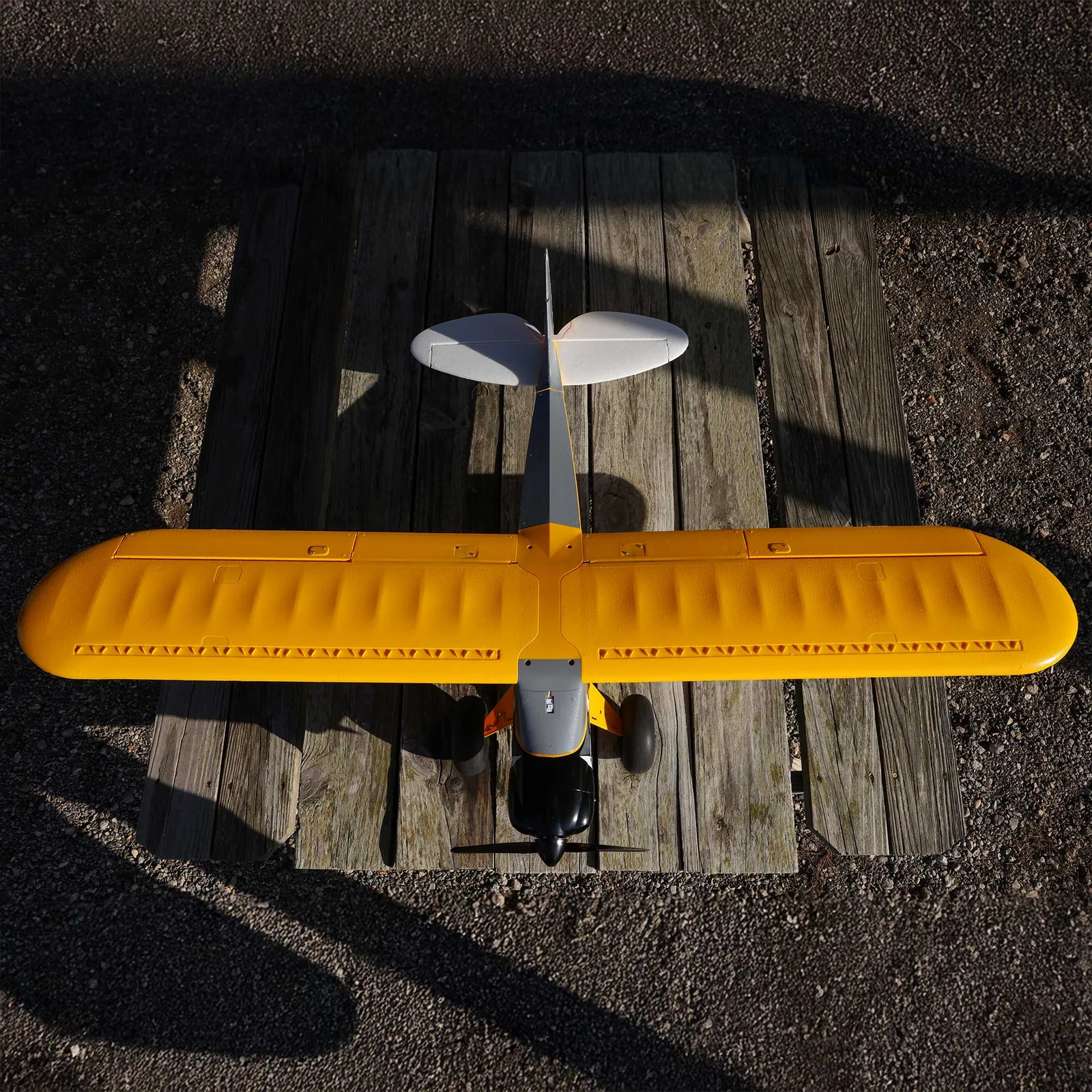 פרטים בקנה מידה — Carbon Cub S 2 1.3m Cleetus McFarland Special Edition RTF Basic